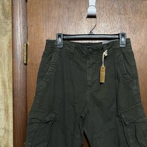 NWT American Eagle dark gray cargo shorts sz 30